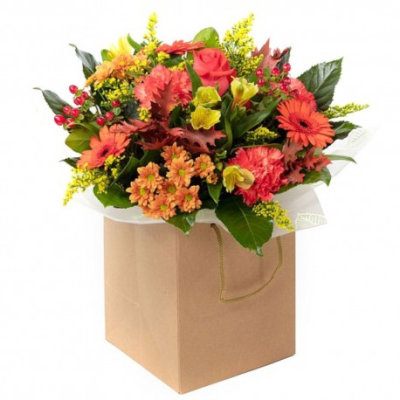 Honey and spice - A warm collection of seasonal flowers and foliage, perfect for any occasion.